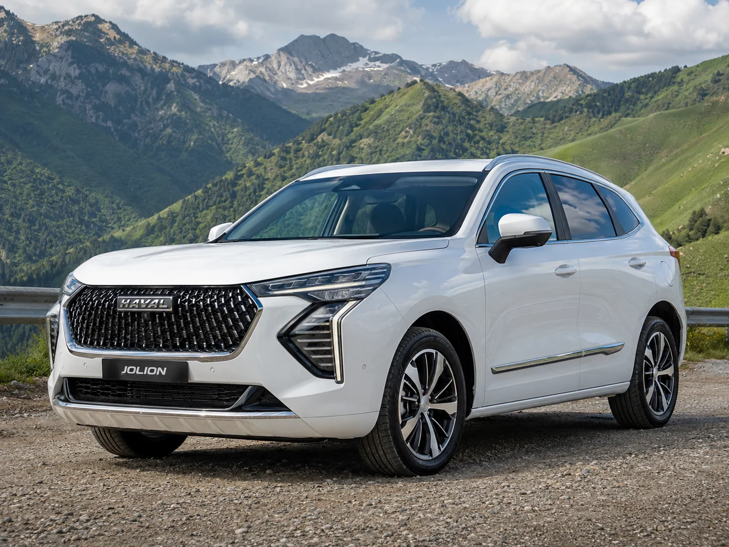 HAVAL JOLION 2026 года белого цвета — автомобиль гостиницы «Набережная»